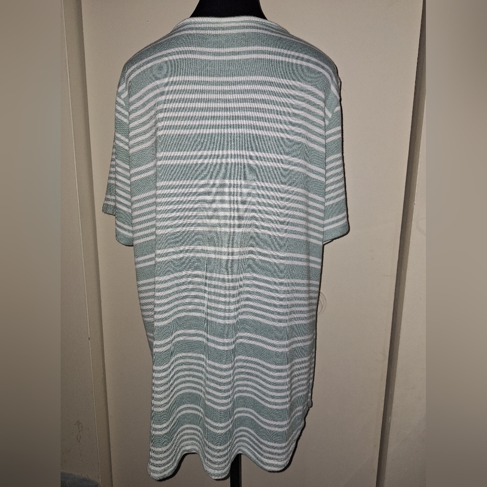 Basic Editions Top - Picture 2 of 4